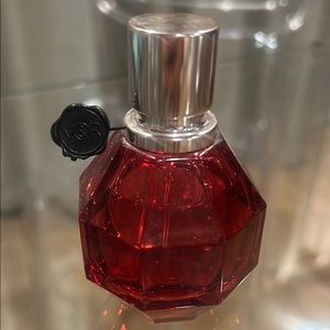 Viktor & Rolf flower bomb Ruby perfume Luxurious Red